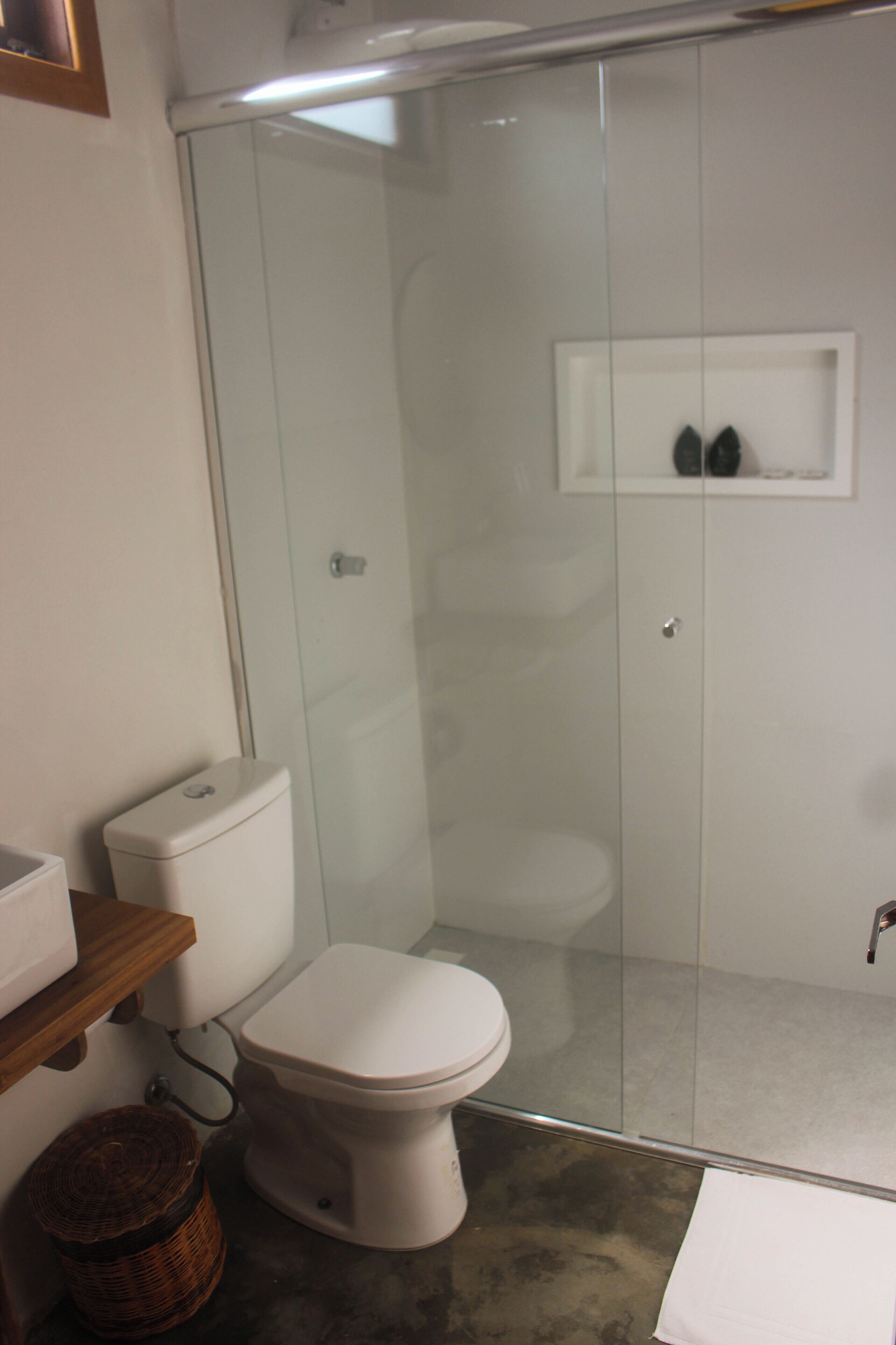 Shower, towels, soap, shampoo