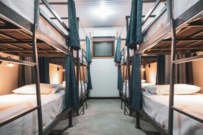 Free WiFi, bed sheets