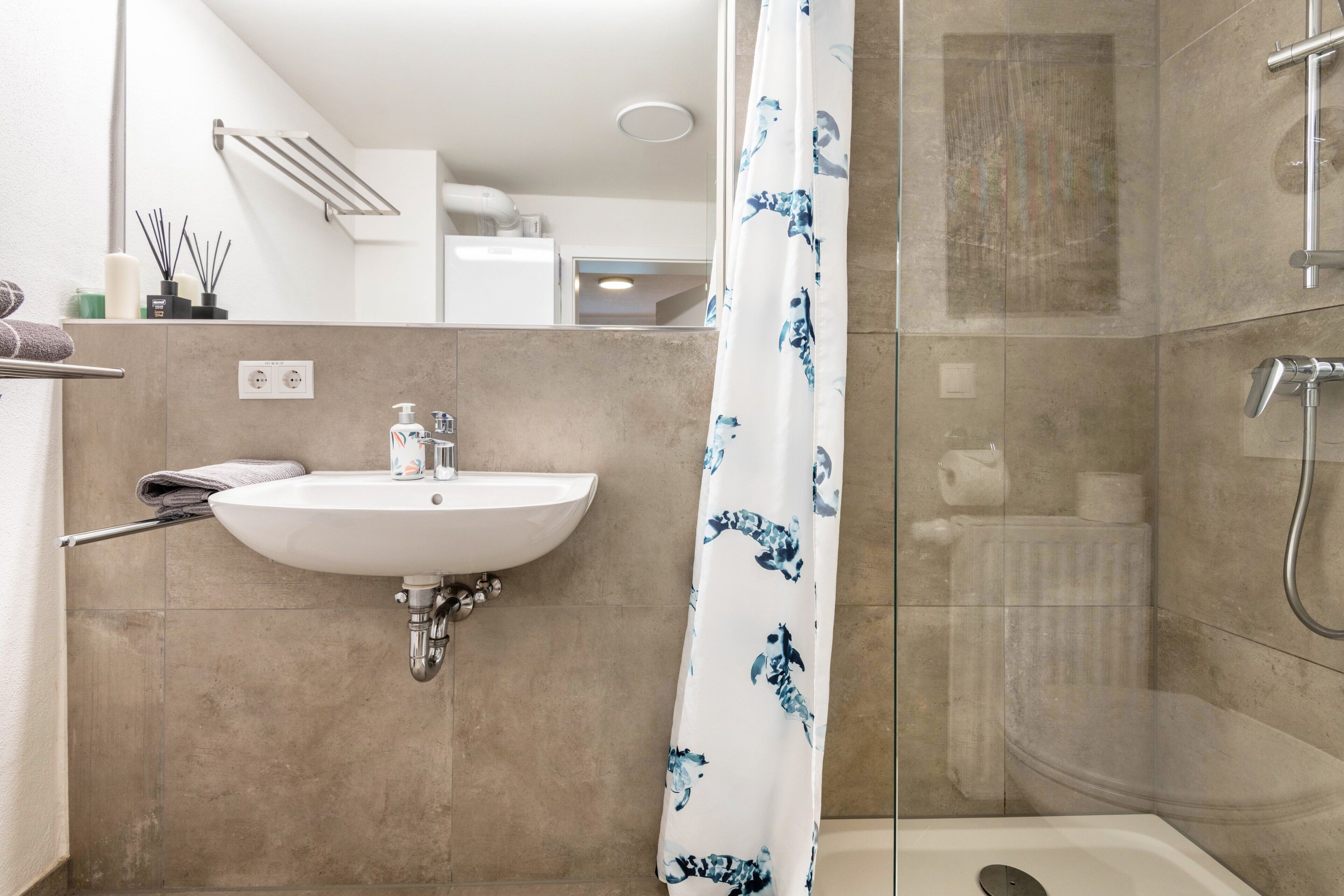 Shower, free toiletries, hair dryer, towels