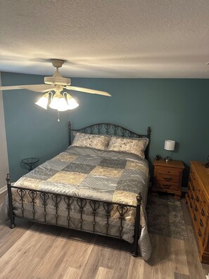 3 bedrooms, WiFi, bed sheets