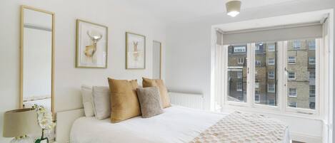 1 chambre, fer et planche à repasser, accès Internet