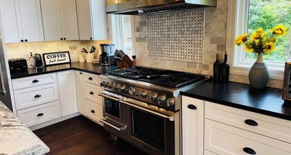 LUXURY 6 Bed/6Bath in Big Creek, Guest House, Private Dock, Golf Cart, Sleeps 22