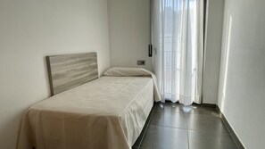 2 Schlafzimmer, Bügeleisen/Bügelbrett, Bettwäsche
