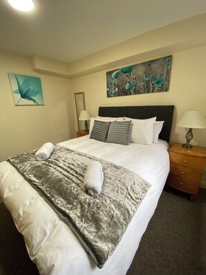 2 Schlafzimmer, Bügeleisen/Bügelbrett, kostenloses WLAN, Bettwäsche