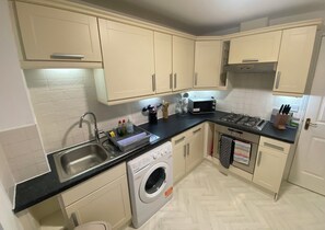 Fridge, microwave, oven, coffee/tea maker