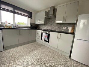 Fridge, microwave, oven, coffee/tea maker