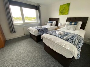 3 chambres, fer et planche à repasser, Wi-Fi gratuit, draps fournis