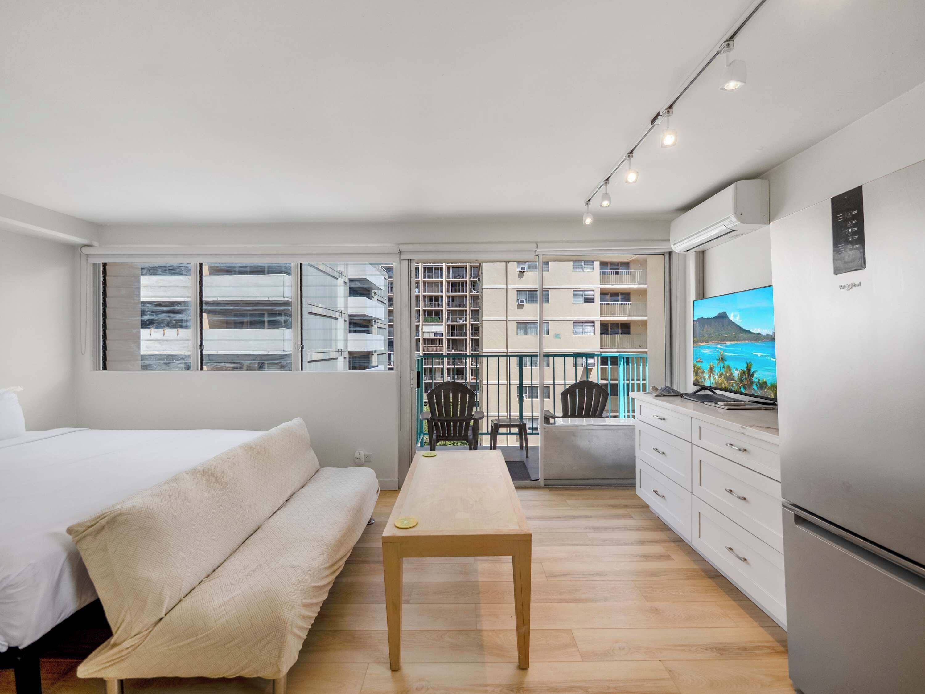 Studio Suite, Multiple Beds, Balcony (Aloha Surf Waikiki) | 1 bedroom, individually decorated, individually furnished