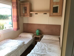 2 bedrooms, iron/ironing board