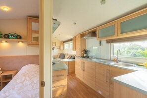 2 室のベッドルーム、アイロン / アイロン台