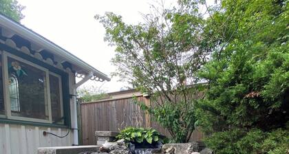 3000 sqft+Oasis+fire place+Bar+Game room+ping-pong+BBQ+fountain+skylights+market