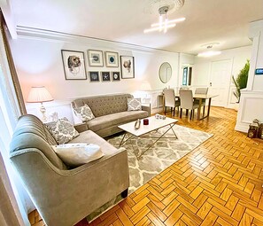 Télévision, cheminée