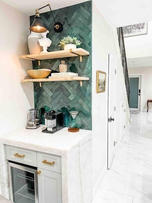 Interior - Casa Calacatta: Contemporary Design + Elegance (Hollywood)