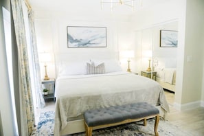 2 bedrooms, iron/ironing board, WiFi, bed sheets - Casa Calacatta: Contemporary Design + Elegance (Hollywood)