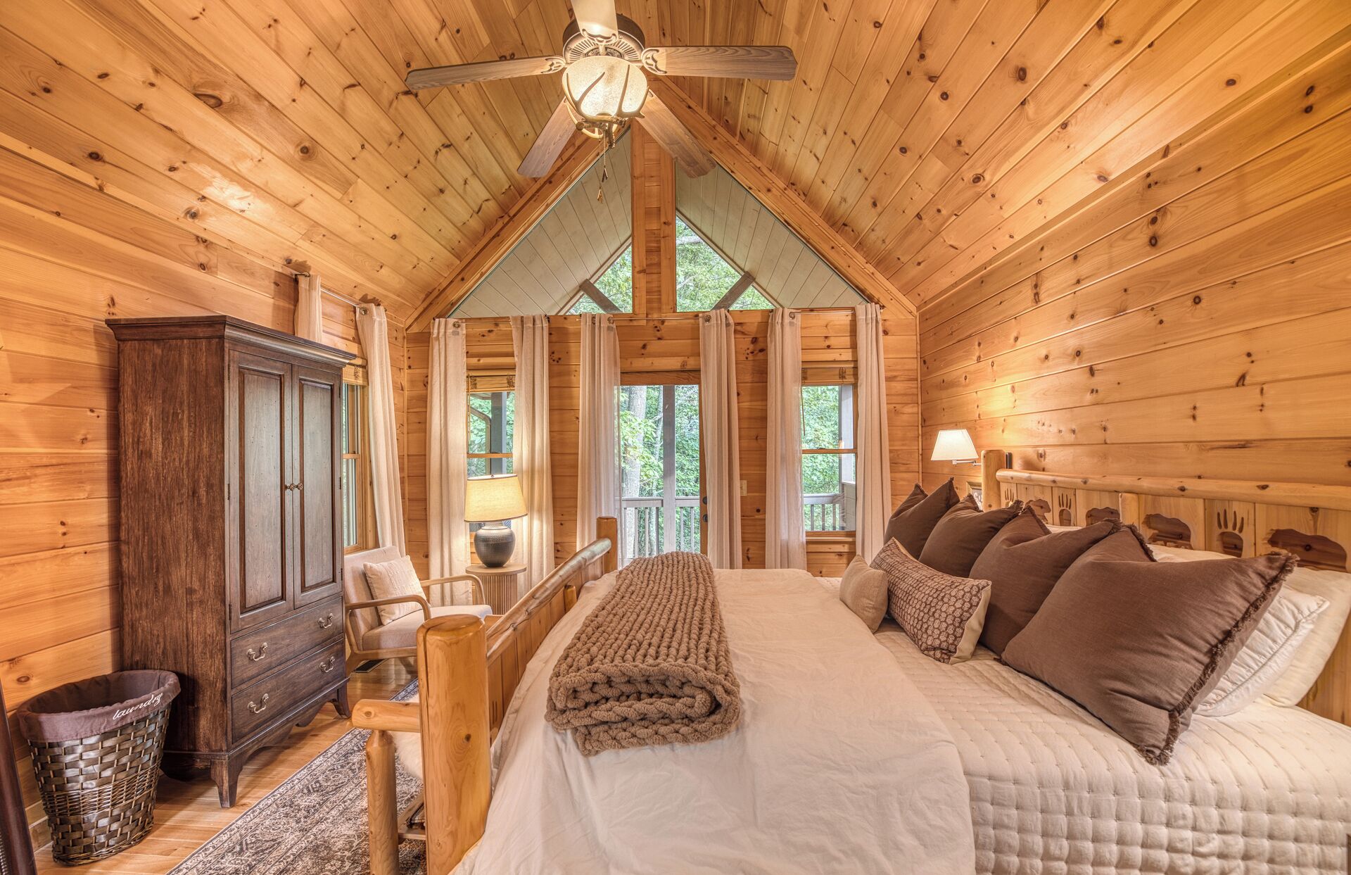 3 bedrooms, desk, free WiFi, bed sheets