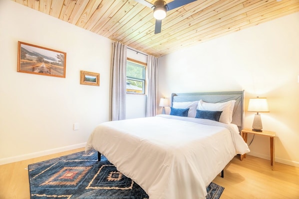 4 habitaciones, escritorio, tabla de planchar con plancha y wifi gratis