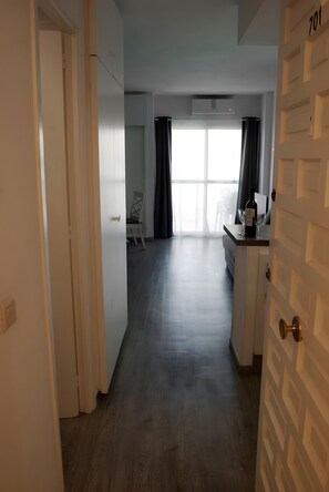 Interior - Apartment 'Minerva701' with Sea Views, Wi-Fi and Air Conditioning (Benalmádena)