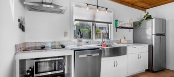 Coastal Cottage - Direct Beach Access