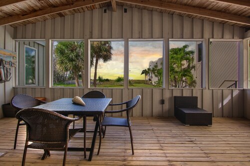 Coastal Cottage - Direct Beach Access