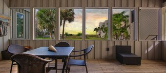 Coastal Cottage - Direct Beach Access