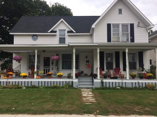 Tranquil Country Home with Small Town Charm