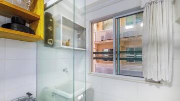 Basic Apartment | Private kitchen | Cookware/dishes/utensils