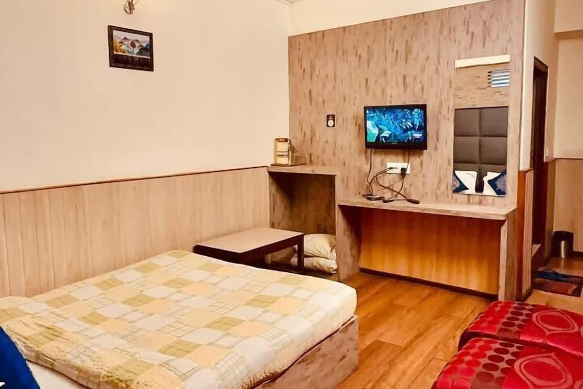 Habitación doble Deluxe, balcón | Escritorio, espacio para trabajar con laptop y wifi gratis