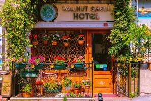 Front of property - Walnut Shell Hotel Sultanahmet (Istanbul)