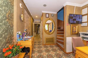 Reception - Walnut Shell Hotel Sultanahmet (Istanbul)