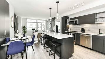 Kochgeschirr/Geschirr/Besteck