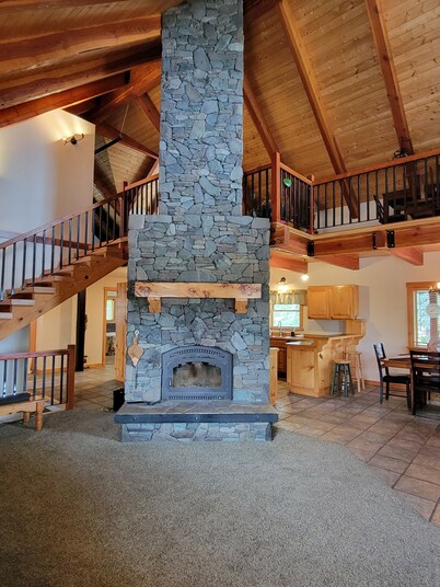Fir Creek Ridge House Perfect For Groups. Stunning Views Forest Access Sleeps 9+