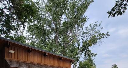 Fir Creek Ridge House Perfect For Groups. Stunning Views Forest Access Sleeps 9+