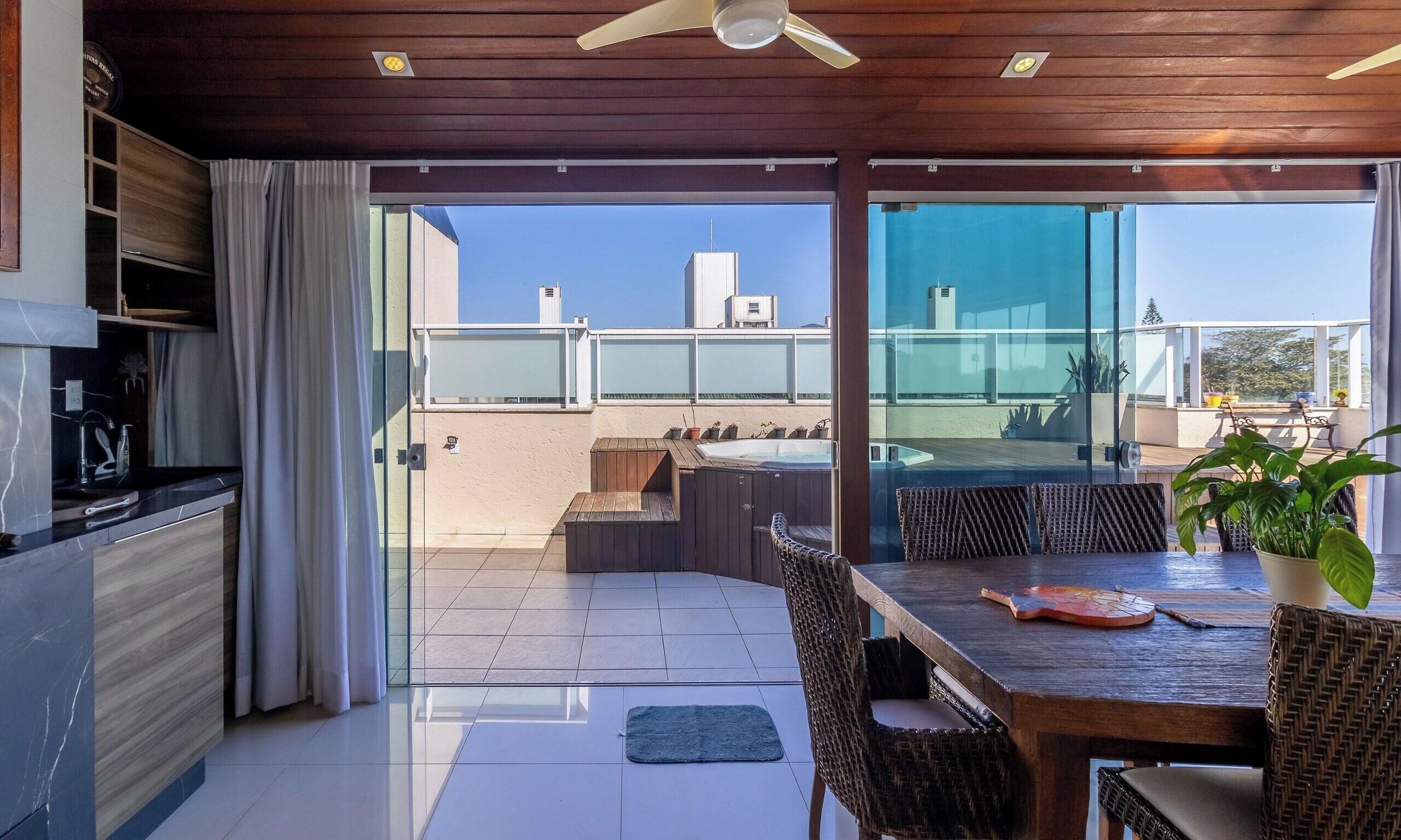 Basic Apartment | Outdoor dining