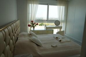 3 bedrooms, iron/ironing board, Internet, bed sheets