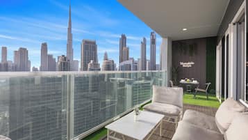 2 Bedroom Apartment - High Floor & Full Burj Khalifa view | Terrace/patio