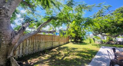 Walk to Beach Family Double Masters + 1 Bedroom Sparkling Clean + New Renovation