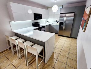 Microwave, oven
