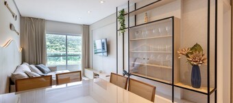 Modern 2BR Apt Close to the Beach Stl0702