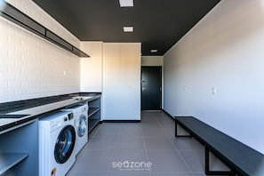 Interior - Studio cond. com piscina 700m da praia STI108 (Florianópolis)