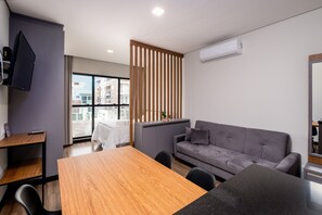 Interior - Studio c/ piscina no terraço 900m da praia STI102 (Florianópolis)