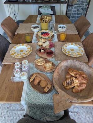 Colazione continentale inclusa, servita tutte le mattine