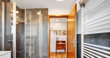 Apartment 'Bempflingen' with Balcony and Wi-Fi