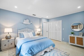 2 bedrooms, free WiFi, bed sheets - Charming 2-bedroom townhome in Lauderdale-by-the-Sea. Located on the water. (Lauderdale-by-the-Sea)