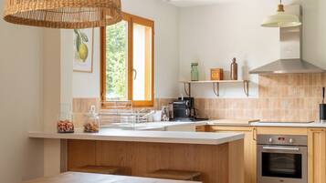 Micro-ondes, four, plaque de cuisson, lave-vaisselle