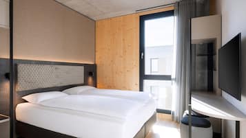 Doppelzimmer Panoramablick | In-room safe, desk, soundproofing, free WiFi