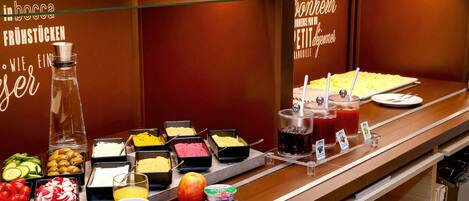 Desayuno buffet (CHF 18 por persona)