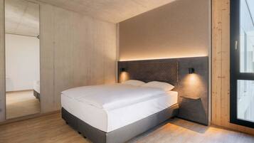 Doppelzimmer limited mobility | In-room safe, desk, soundproofing, free WiFi