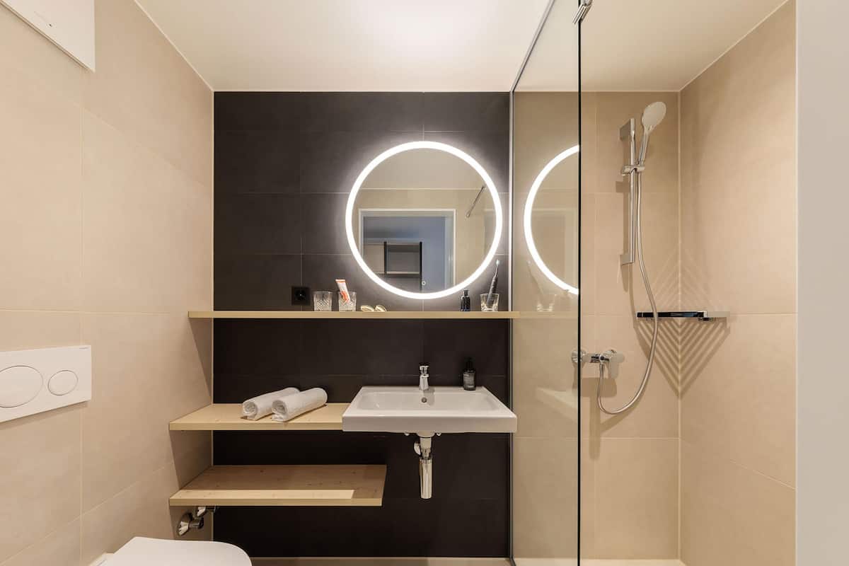 Escritorio y wifi gratis