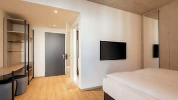Doppelzimmer limited mobility | In-room safe, desk, soundproofing, free WiFi