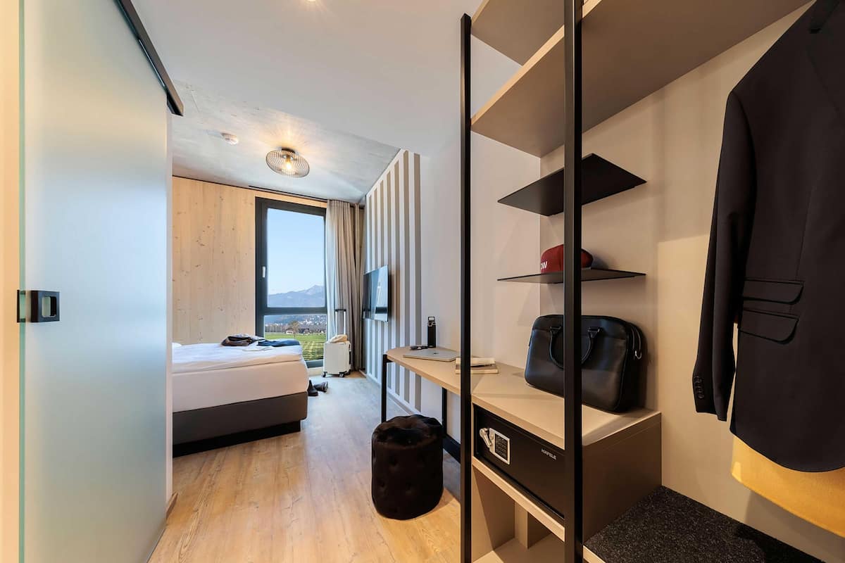 Escritorio y wifi gratis